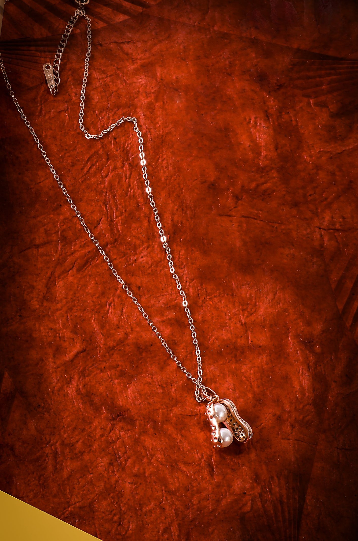 Gold Classic Chain Pendant Necklace