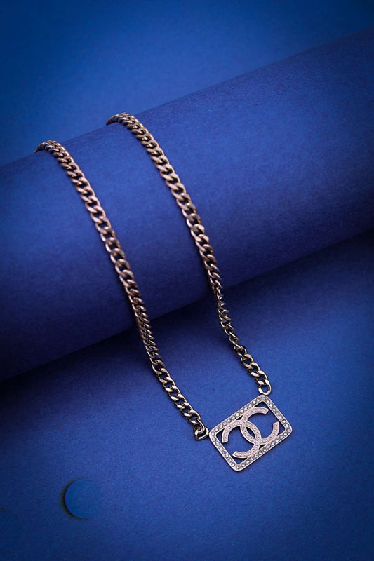 Women Stone-Studded Short Necklace
